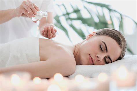Massage sensuel complet du corps Massage érotique Zutendaal
